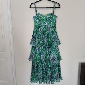 Vy's Closet Tiered Pleated Floral Maxi Dress Size Medium